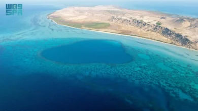 الثقوب الزرقاء في غرب السعودية: أسرار الأعماق البحرية والكنوز الجيولوجية