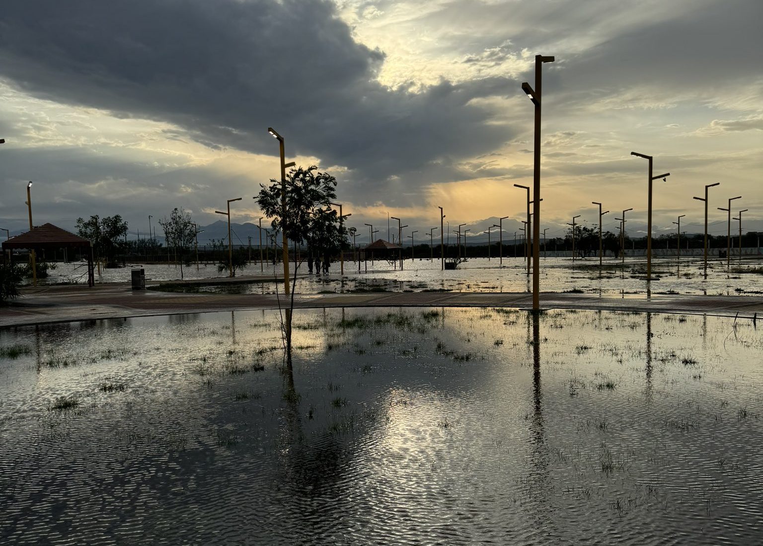 توقعات الطقس للعاصمة المقدسة: أمطار ورياح حتى التاسعة مساء