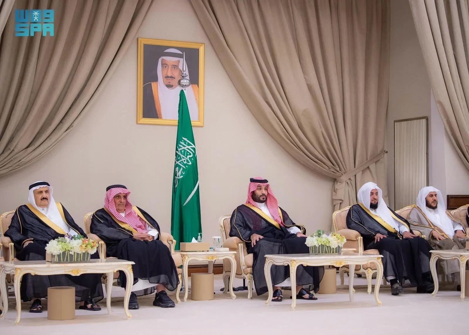 دور ولي العهد في تعزيز التواصل مع المجتمع والتفاعل مع قادة الرأي والفكر