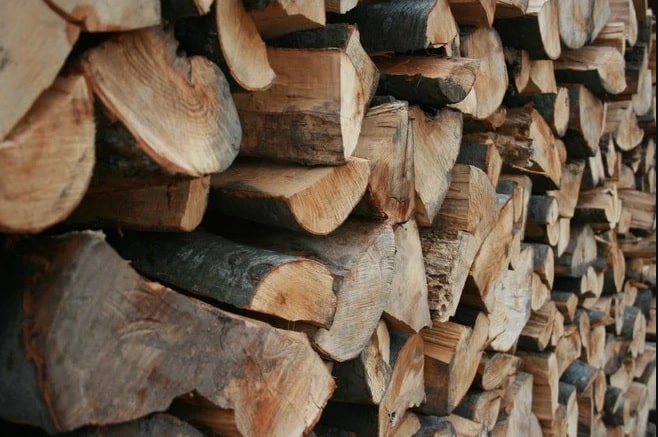 ضبط مخالفات نقل الحطب المحلي في مدينة الرياض