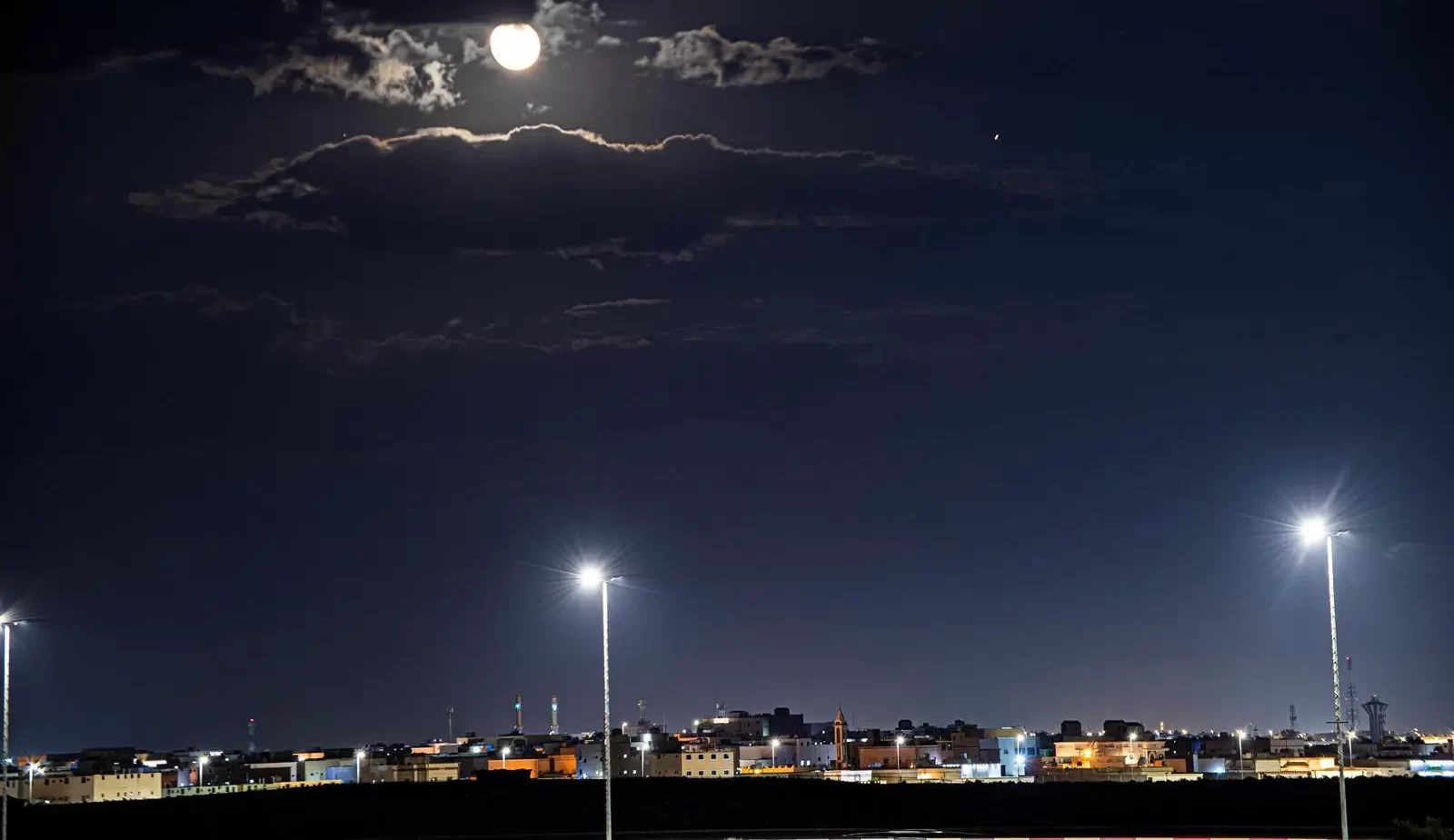 ظاهرة اكتمال القمر العملاق: آخر حدث لعام 2025