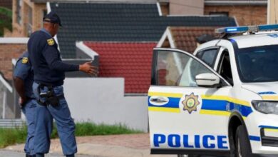 مأساة في جنوب إفريقيا: مقتل 12 شخصًا بينهم أطفال إثر هجوم مسلح في فندق