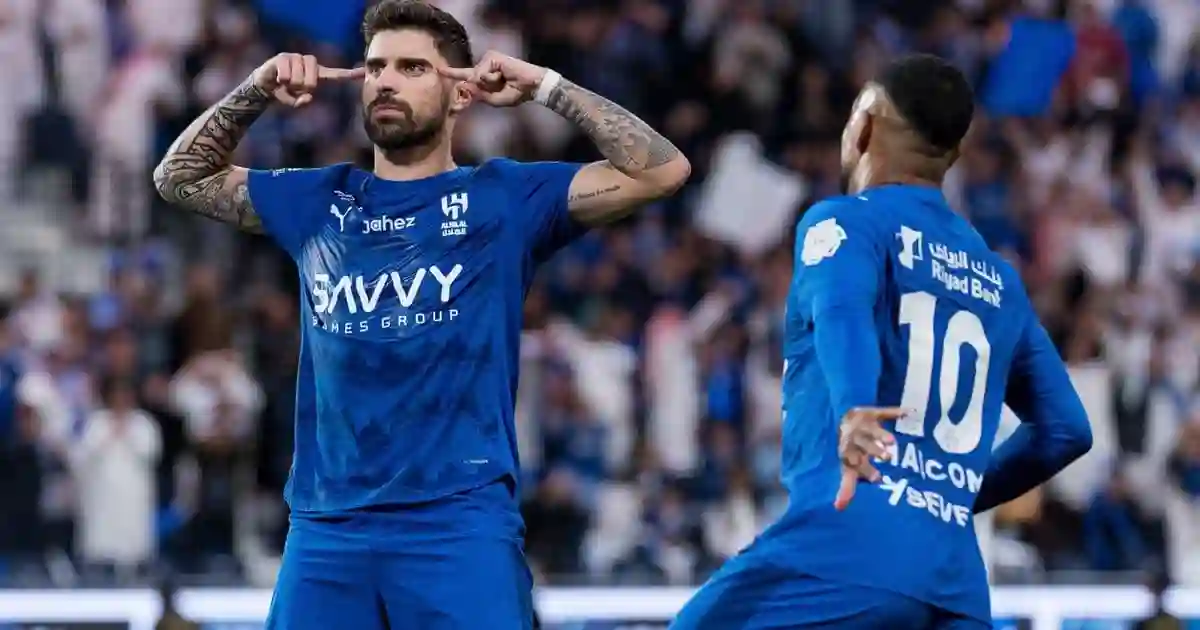 ورطة قريبة.. نجم الهلال يواجه خطر الرحيل المجاني في الشتوية