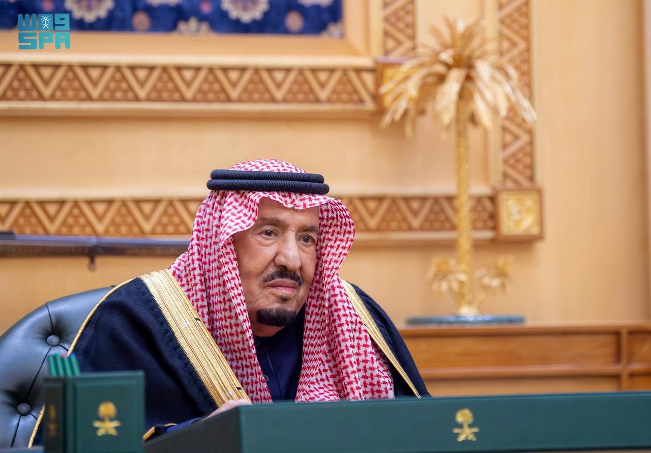 أمام الملك سلمان: أداء القسم من قبل الأمراء ووزير الاستثمار في مناصبهم الجديدة