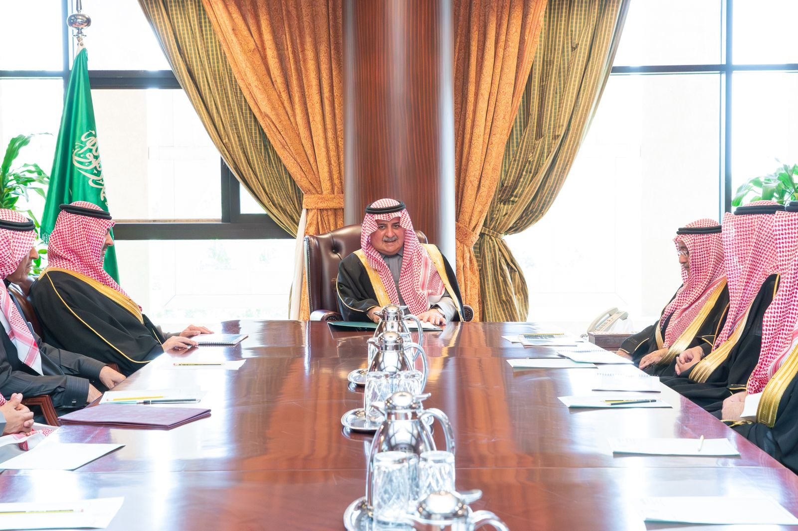 أمير تبوك يستعرض حملة رمضان الخاصة بمبادرة 'جود الإسكان' في المنطقة