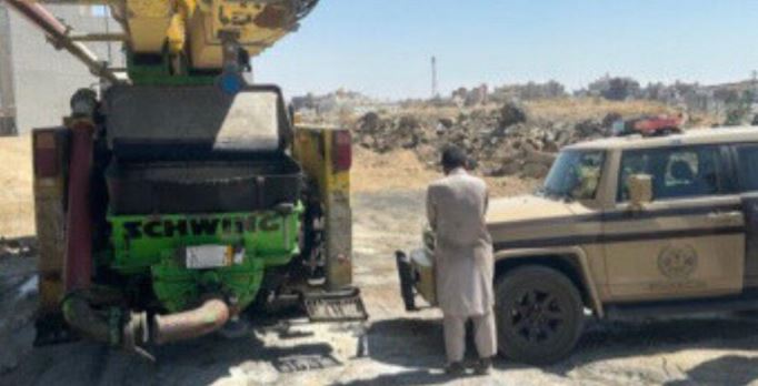 الأمن البيئي يعتقل مقيمًا باكستانيًا بتهمة تلويث التربة في المدينة المنورة ويوجه له العقوبات القانونية