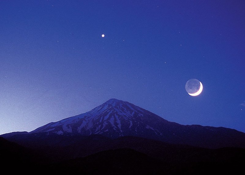 السعودية وقطر والإمارات تُعلن رسميًا عن بدء شهر رمضان 1447هـ يوم الأربعاء