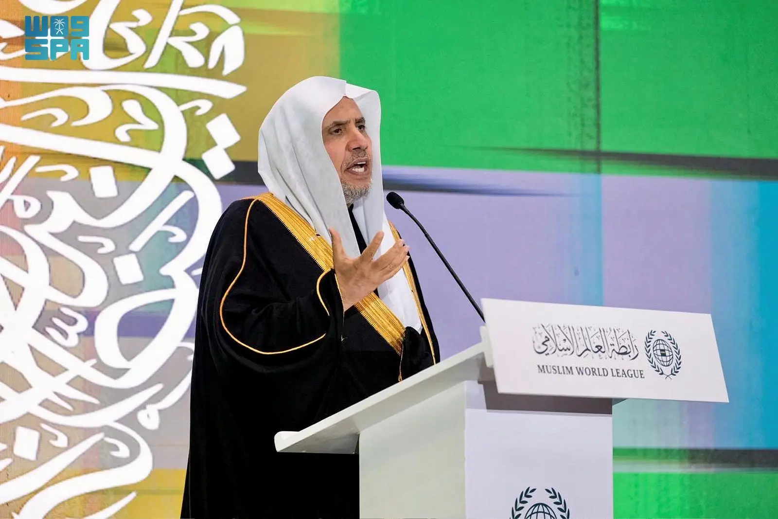 العيسى يشارك في تخريج 70,000 حافظ وحافظة للقرآن الكريم في رواندا