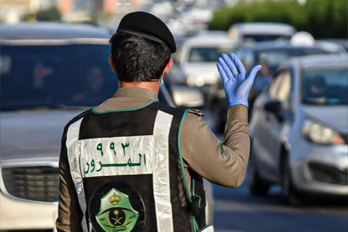 المرور تحذر من انبعاثات المركبات: غرامات تصل إلى 900 ريال