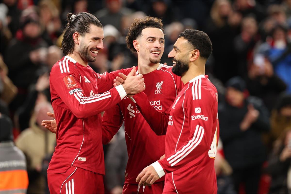 تشكيل ليفربول لمواجهة وست هام في الدوري الإنجليزي: تحديث حول موقف محمد صلاح