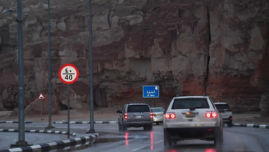 توقعات حالة الطقس يوم الأحد: أمطار وضباب ورياح نشطة في عدة مناطق