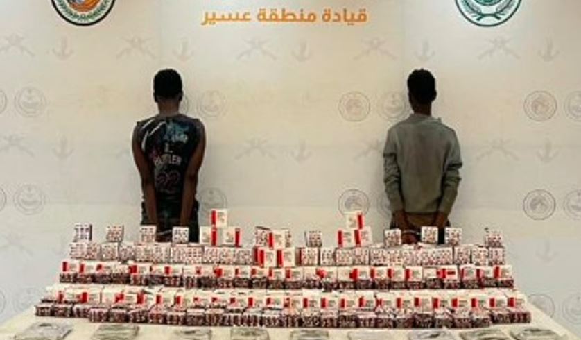 حرس الحدود في عسير يعلن ضبط إثيوبيين وتحميلهما 35 كجم من الحشيش