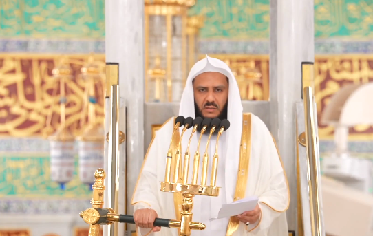 خطيب المسجد النبوي يكشف عن أسرار استجابة الدعاء وآدابه