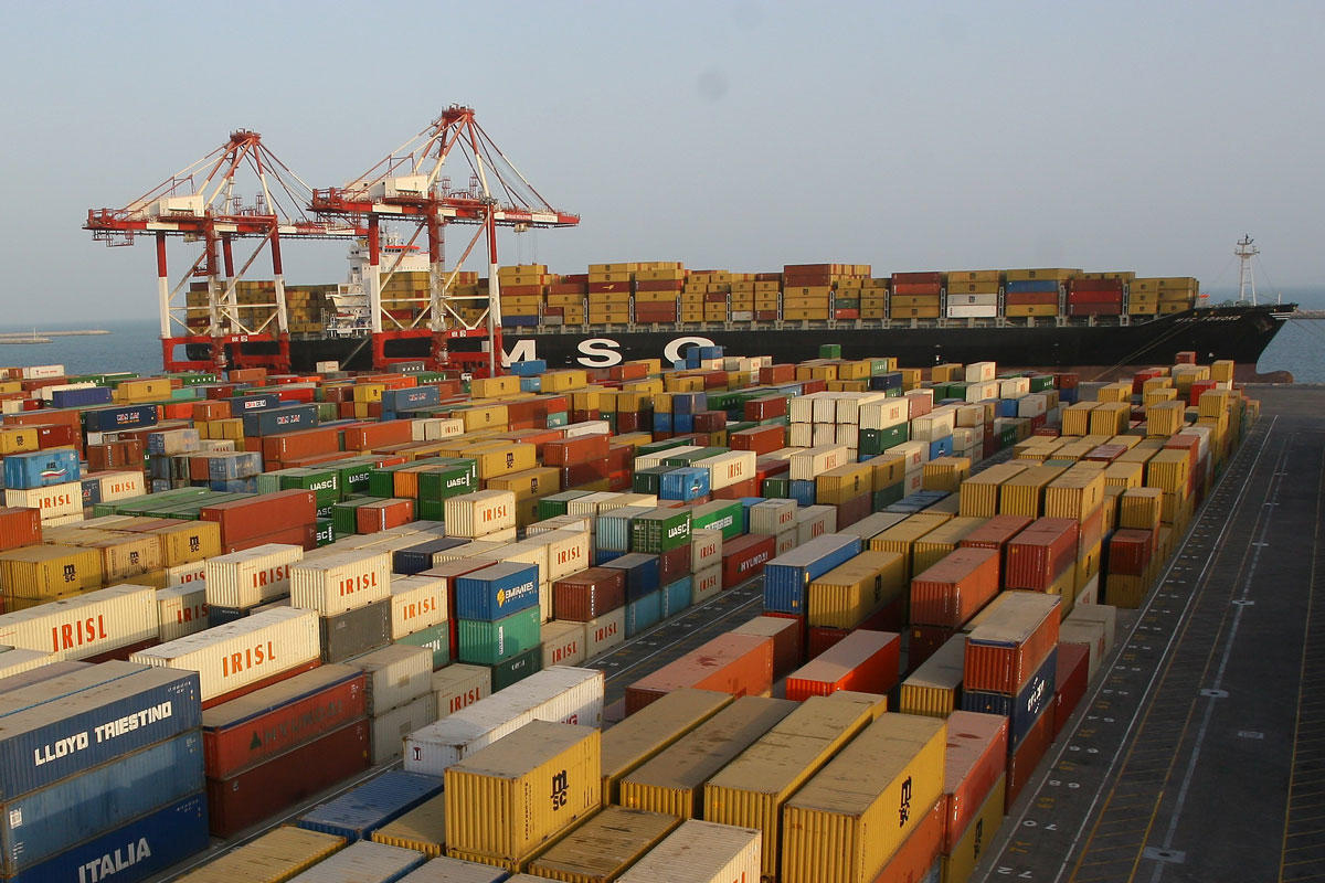 زيادة ملحوظة في الصادرات غير النفطية بنسبة 7.4% خلال ديسمبر 2025 وفقاً للإحصائيات