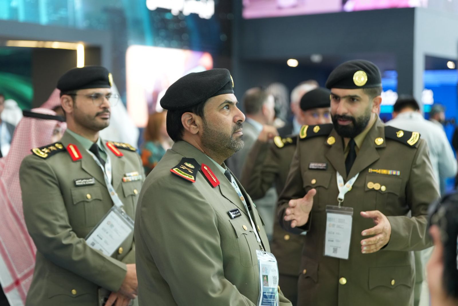 زيارة وكيل وزارة الداخلية لشؤون الأفواج الأمنية إلى معرض الدفاع العالمي 2026
