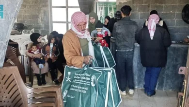سلمان للإغاثة يوزع 1,048 قسيمة شرائية في إدلب ودرعا واللاذقية: دعم إنساني موجه لسوريا