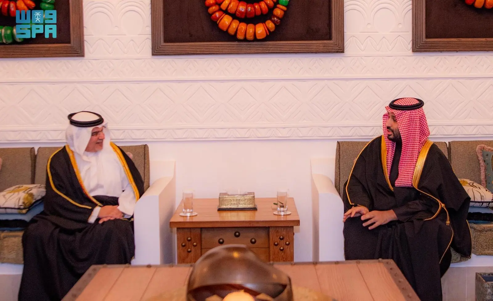 محمد بن سلمان يستقبل ولي عهد مملكة البحرين في لقاء دبلوماسي رفيع المستوى
