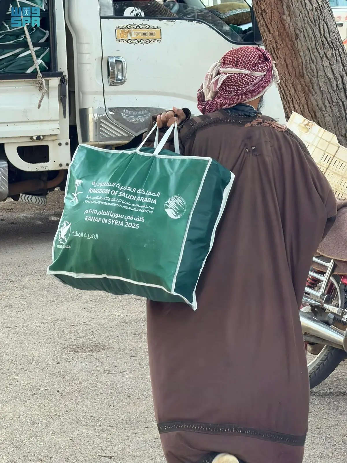 مركز الملك سلمان للإغاثة يوفر 898 قسيمة شرائية في درعا وحلب