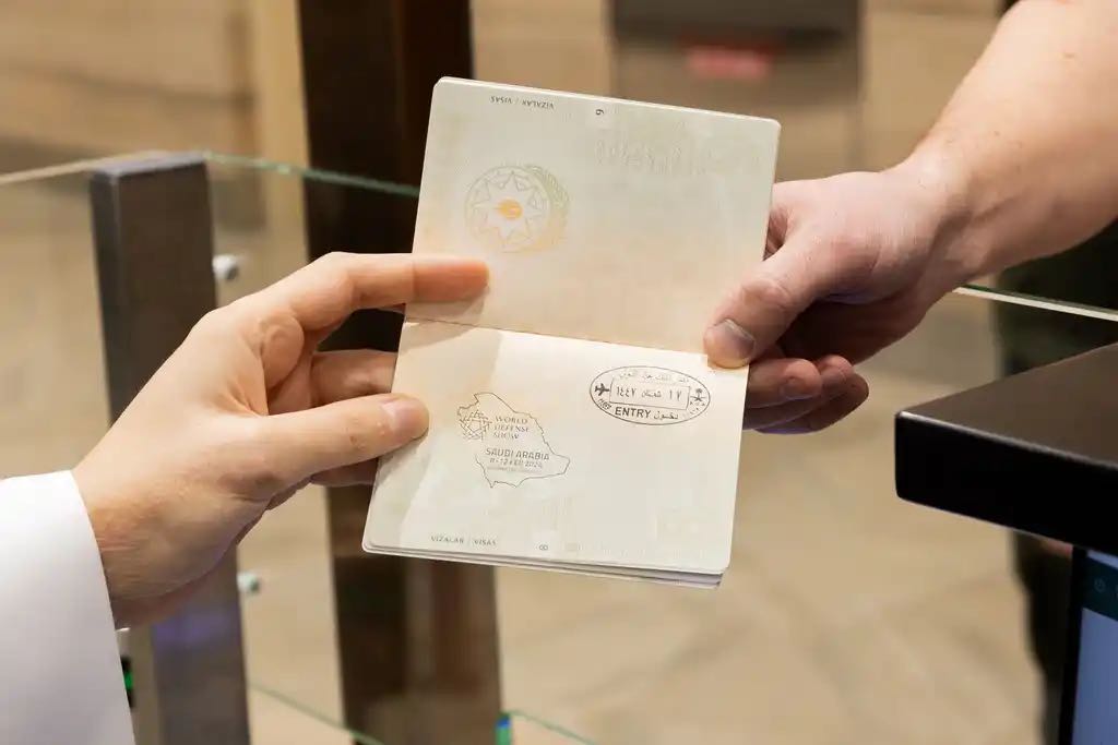 وزارة الداخلية تُطلق الطابع الرسمي لمعرض الدفاع العالمي 2026