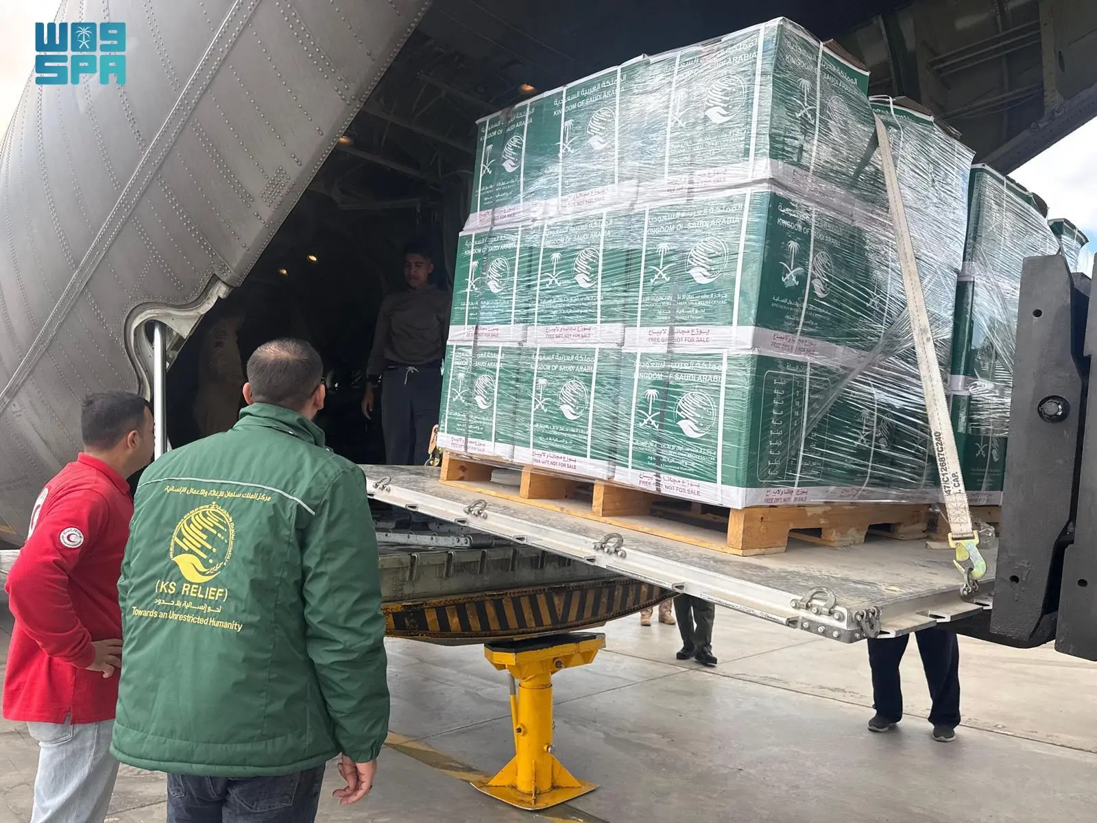 وصول الطائرة الإغاثية السعودية الثانية والثمانين لمساندة الشعب الفلسطيني في قطاع غزة