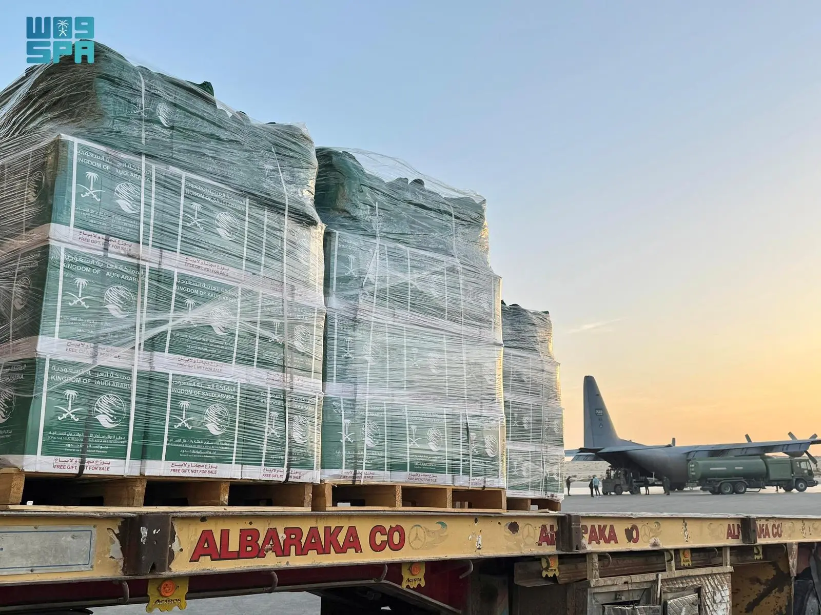 وصول قافلة مساعدات سعودية جديدة إلى قطاع غزة لتعزيز الدعم الإنساني