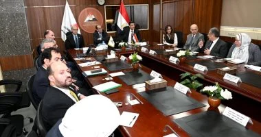 3 وزراء يتباحثون في توصيات مجموعة العمل لمراجعة برنامج تنمية صناعة السيارات