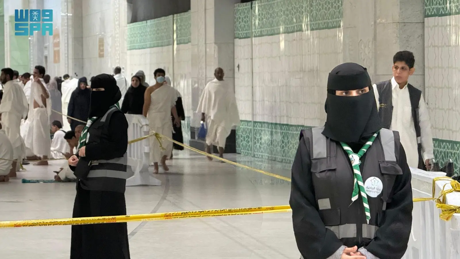 أبعاد التطوع: دور فتيات الكشافة في دعم المعتمرين