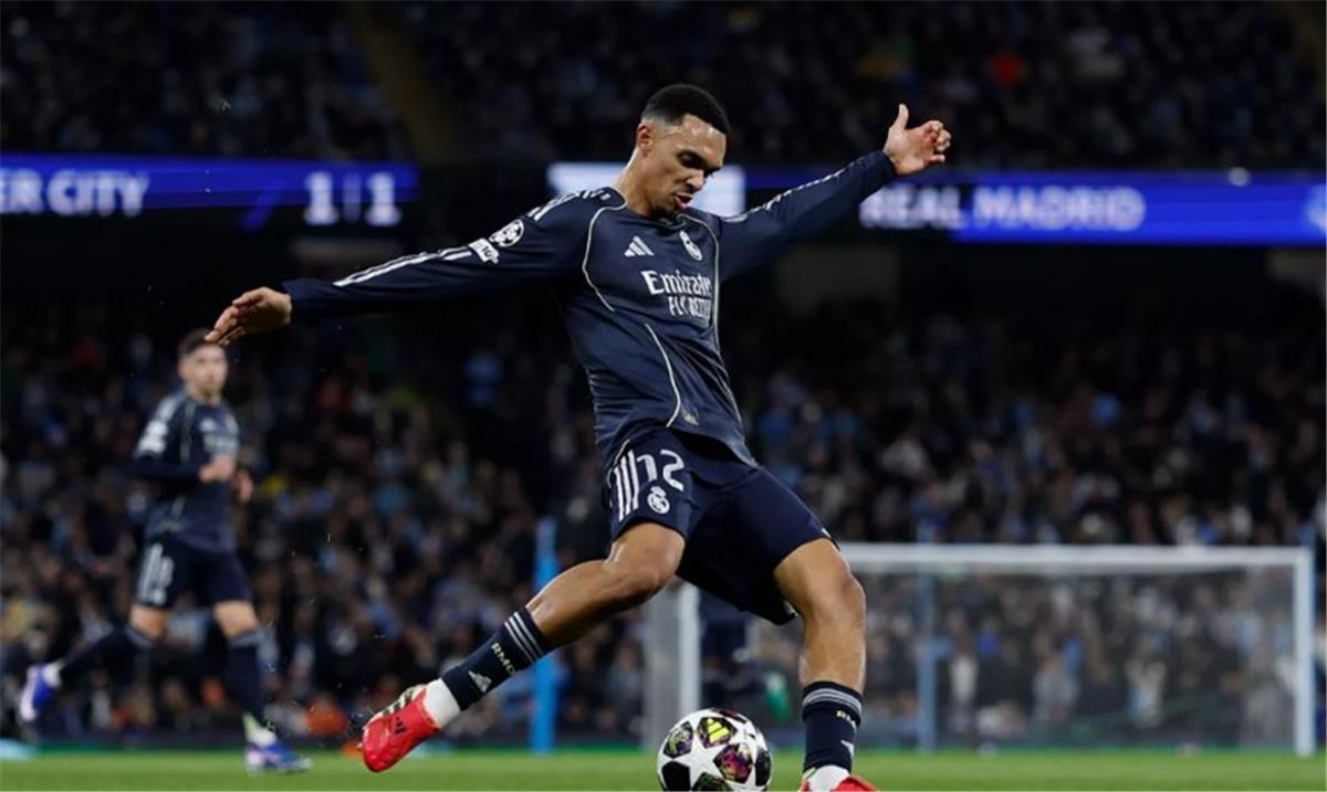 أرنولد: مانشستر سيتي حرمني من الألقاب مع ليفربول.. وكل مباراة تعد بمثابة نهائي كأس