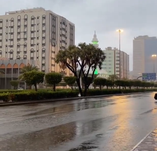 أمطار غزيرة تسجل 47 ملم في مكة المكرمة: التفاصيل الكاملة لهطول الأمطار في خمس مناطق