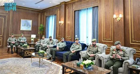 أمير منطقة الحدود الشمالية يترأس اجتماعاً لبحث تطوير خدمات الجوازات