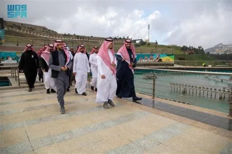 أمين الباحة يجري جولة تفقدية للحدائق والمنتزهات استعدادًا لاستقبال الزوار في إجازة عيد الفطر