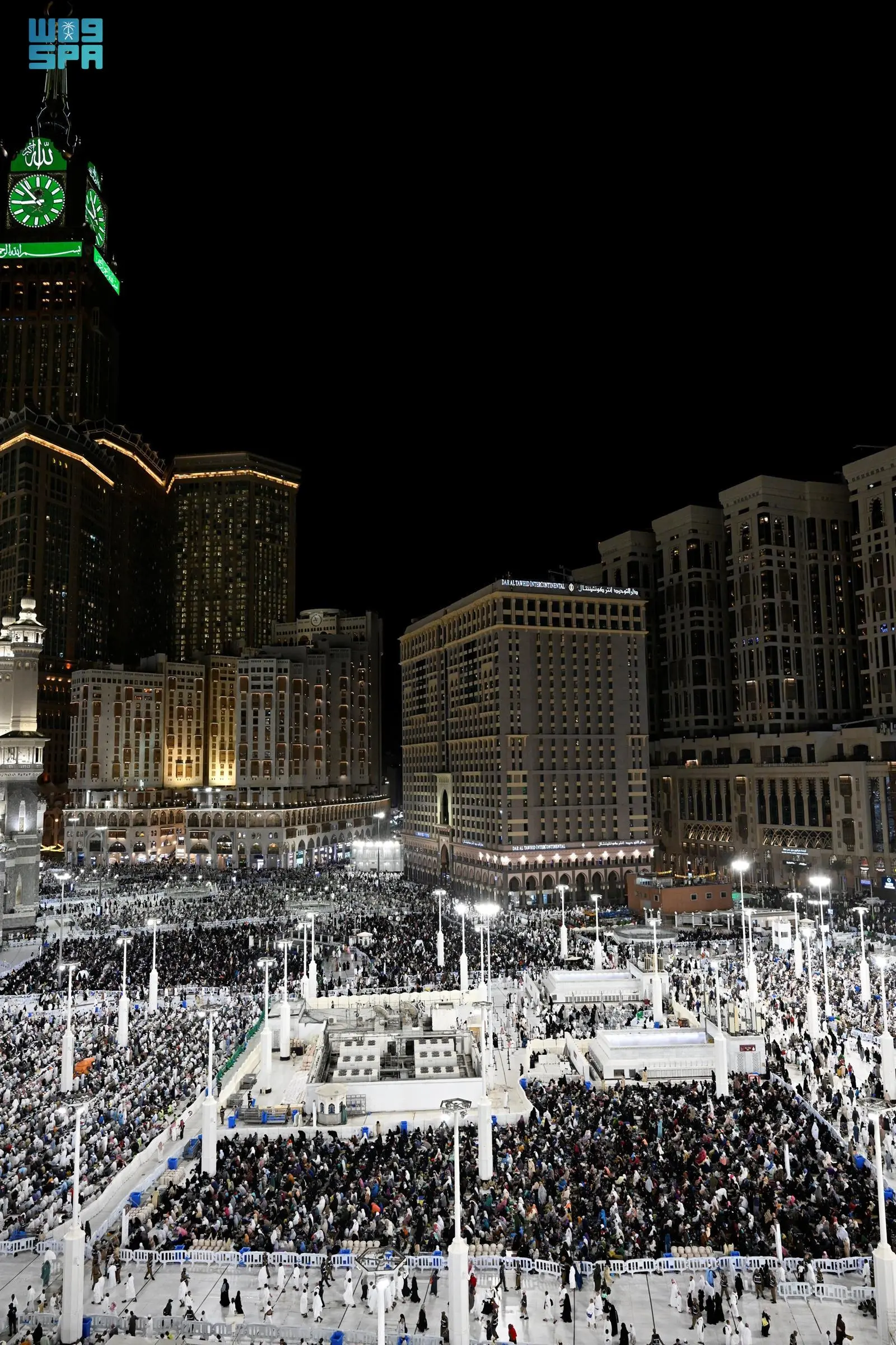 إدارة متميزة للحشود في المسجد الحرام ليلة الخامس والعشرين من شهر رمضان