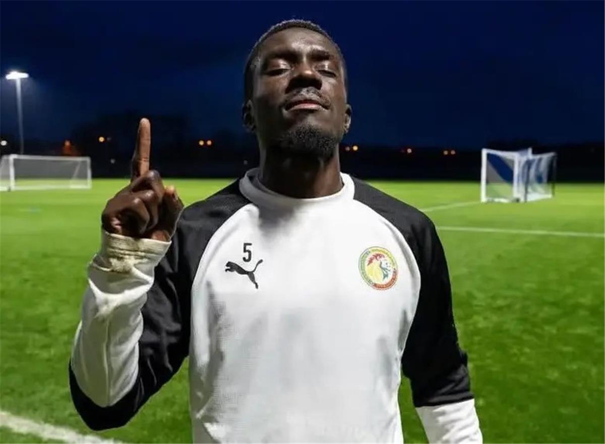 إدريسا جايي يطلق مبادرة لتعزيز التفاهم بين السنغال والدول المجاورة بعد استبعاد الفريق من كأس أمم إفريقيا