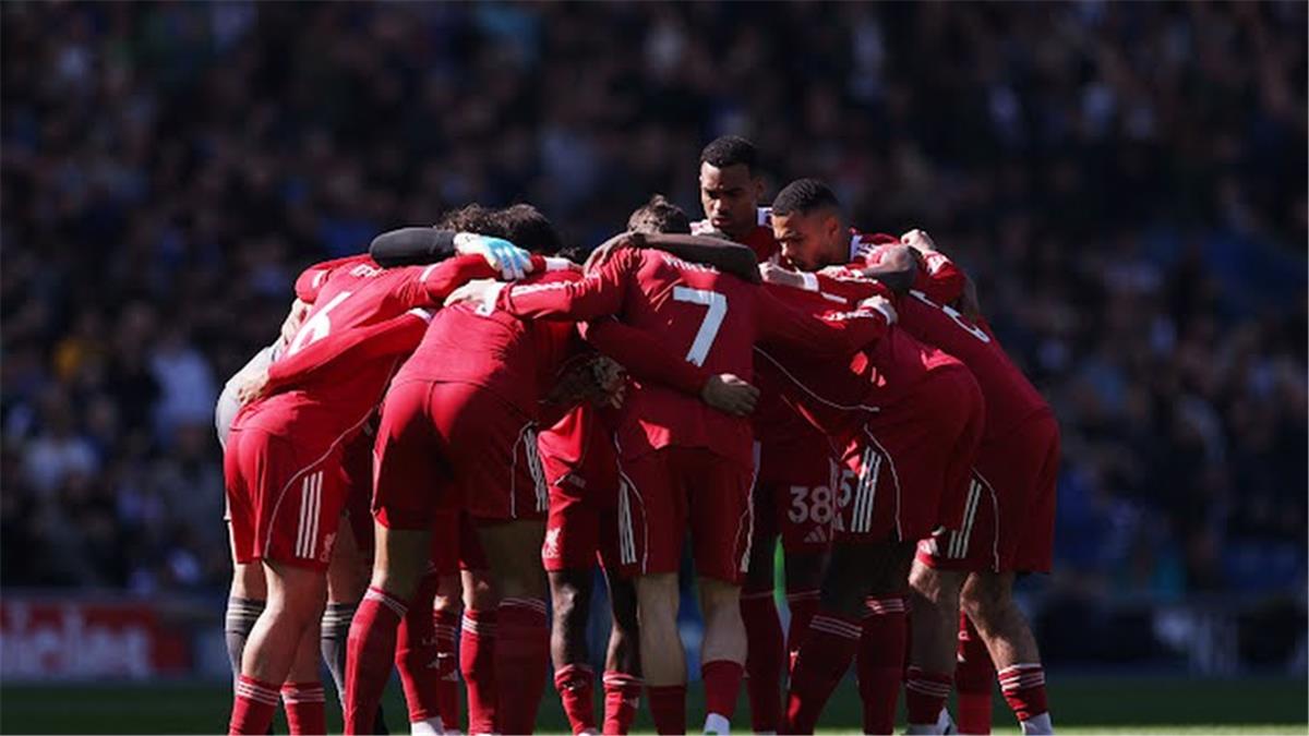 إصابة مفاجئة تطيح بلاعب ليفربول في مواجهة برايتون وتؤثر على مسار المباراة