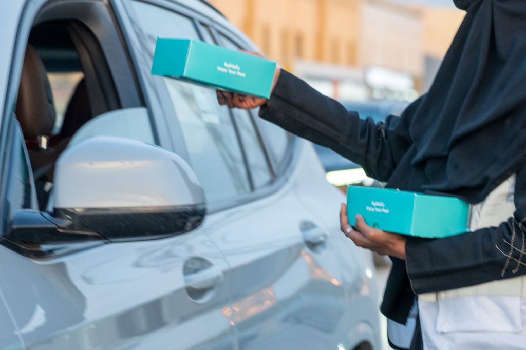 إطلاق مبادرة تطوعية من موظفي طيران ناس لتوزيع 3000 وجبة إفطار صائم في الرياض