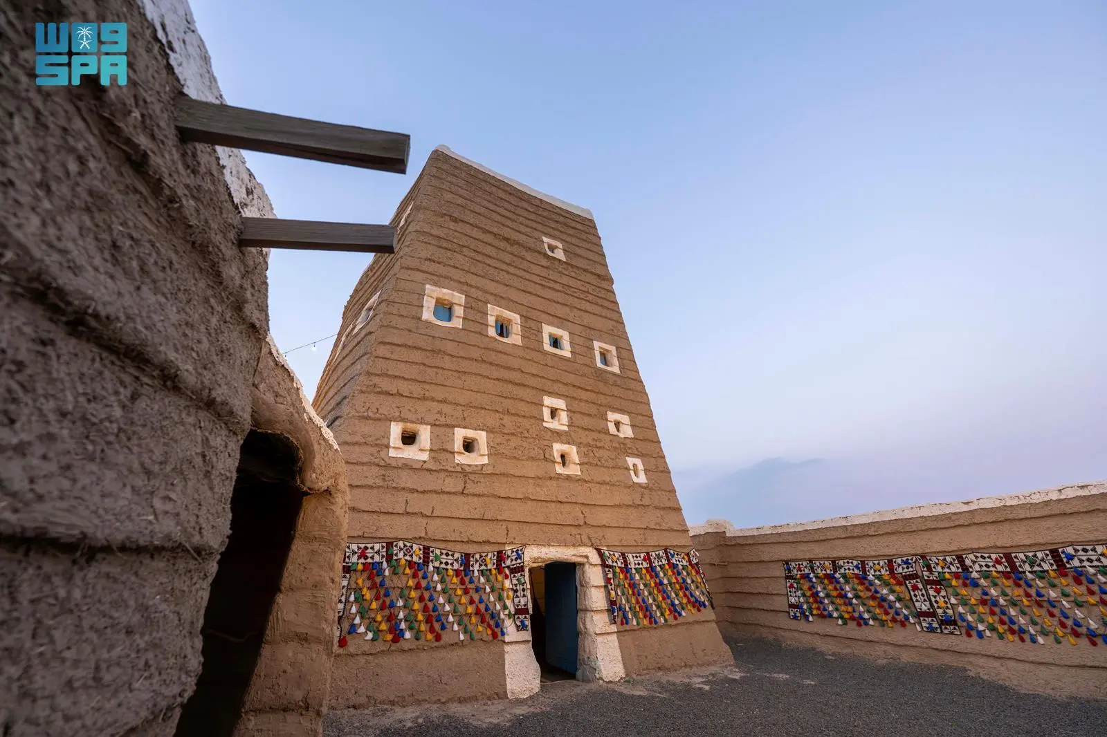 استعادة ذكريات الإفطار في القصور التاريخية: أهالي عسير يحتفلون بتراثهم