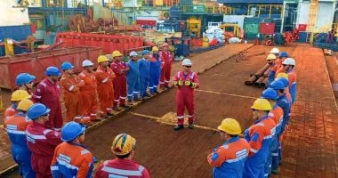 البترول البحرية تطلق فعالية وقفة السلامة في مواقع العمل والوحدات البحرية