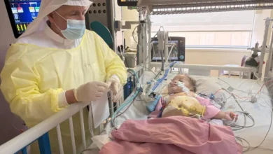 التوأم الصومالي رحمة ورملا: استقرار حالتهما الصحية بعد 4 أيام من نجاح عملية فصلهما