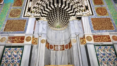 الخطوط والنقوش في المسجد النبوي: تجليات جمال الحضارة الإسلامية في دار الهجرة