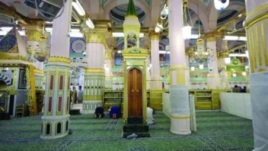 الروضة الشريفة في المسجد النبوي: موقع مقدس يجسد العلاقة بين بيت النبي والمنبر