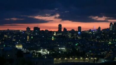 السعودية تحذر من تصاعد التوترات.. وإيران تستهدف المدن الخليجية بدلاً من القواعد الأمريكية