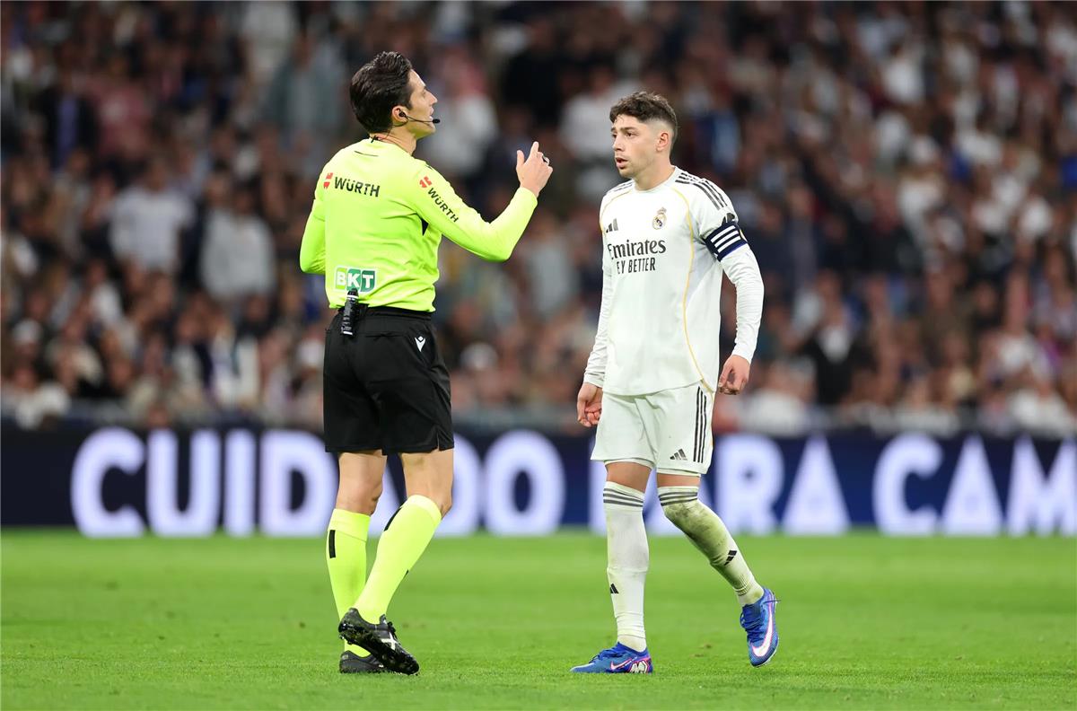 المدة المتوقعة لغياب فالفيردي عن ريال مدريد بعد طرده في مباراة أتلتيكو مدريد