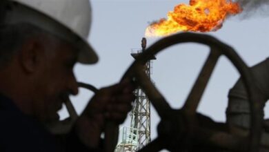 النفط يتجاوز 100 دولار مع انتظار قرار الفيدرالي الأمريكي