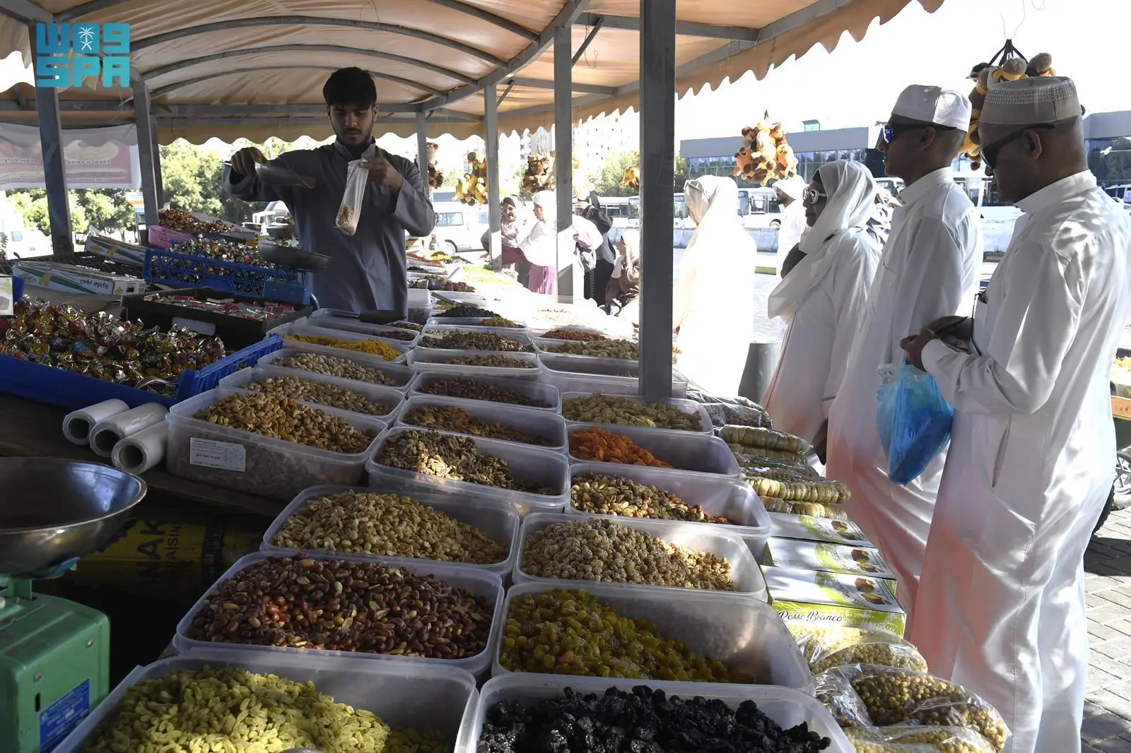 تجربة اجتماعية فريدة: رمضان يجمعنا كل عام