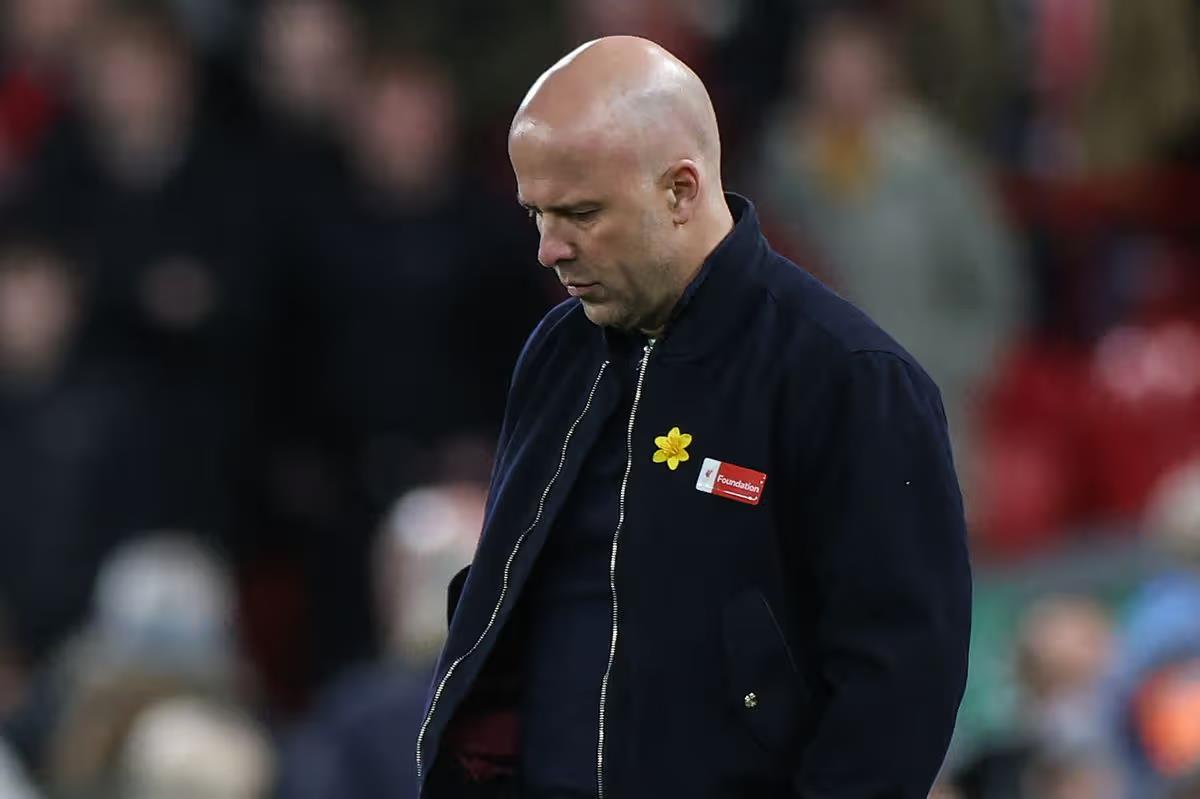 تشكيل سلوت يؤدي إلى أزمة حادة في ليفربول: فرص تحقيق مفاجئة