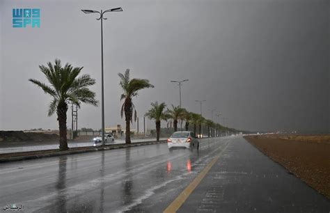 توقعات باستمرار فرص هطول أمطار متوسطة في رفحاء