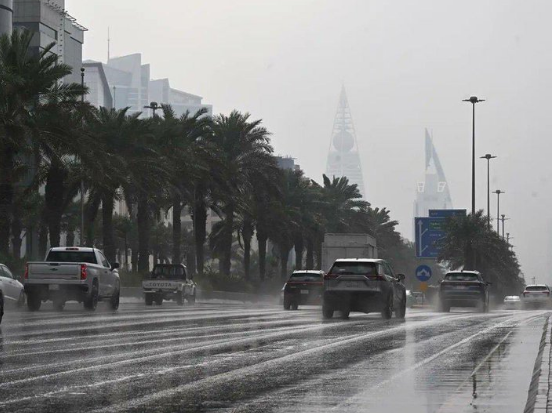 توقعات بتساقط أمطار غزيرة على مدينة الرياض