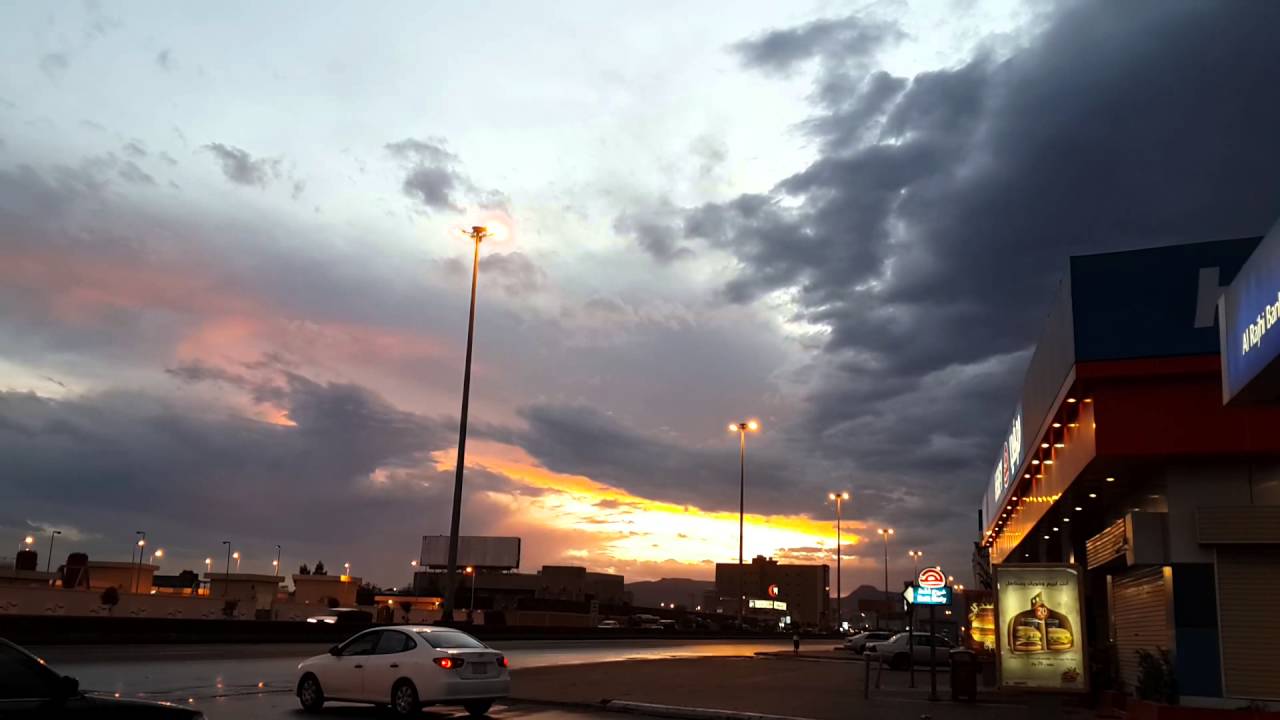 توقعات بتقلبات جوية وأمطار متوسطة في منطقة نجران