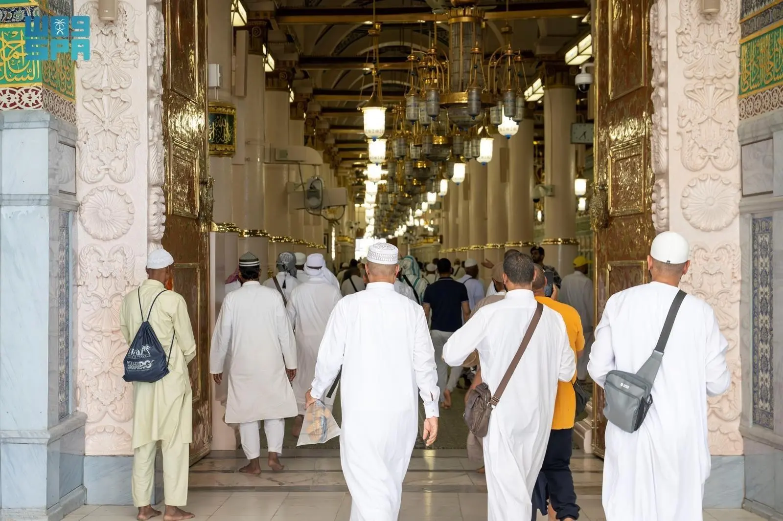 جهود تطوعية تدعم تنفيذ الخطط التشغيلية لخدمة المصلين في المسجد النبوي