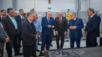 رئيس العربية للتصنيع ووزير الري يزوران مركز التصنيع الرقمي بمصنع المحركات